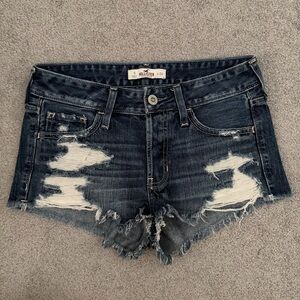 Hollister low rise distressed cut off boyfriend shorts with frayed hem size 24